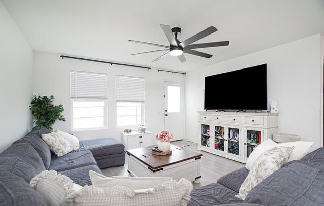 4-bedroom rental at 4107 Imogene Ivy in San Antonio, TX — photo 4