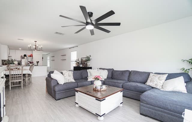 4-bedroom rental at 4107 Imogene Ivy in San Antonio, TX — photo 5