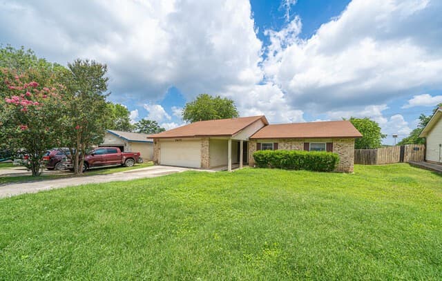 Home for sale at 7677 Tarrasa in San Antonio, TX — photo 3