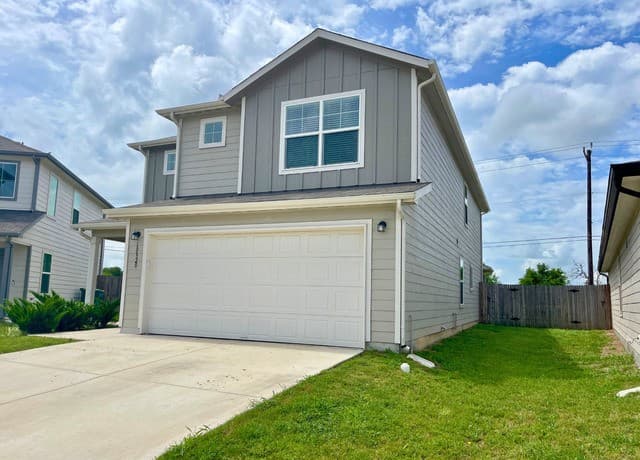 3-bedroom rental at 10320 Band Wagon in Converse, TX — photo 3