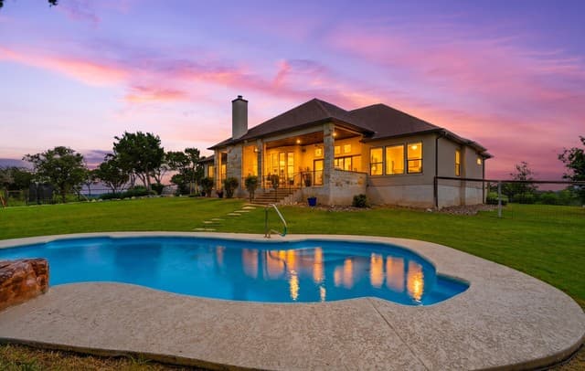 Home for sale at 755 Pr 2775 in Mico, TX — photo 2