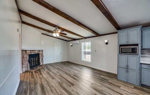3-bedroom rental at 8325 Fm 327 Unit 3 in Elmendorf, TX — photo 2