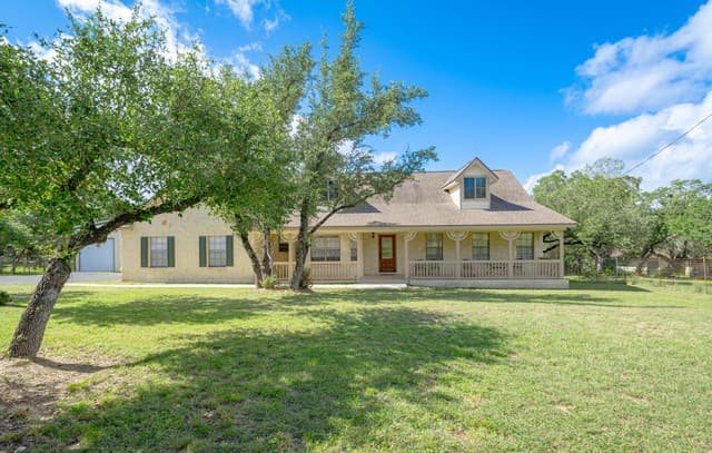 Home for sale at 6211 Yorkshire Dr in Spring Branch, TX — photo 2