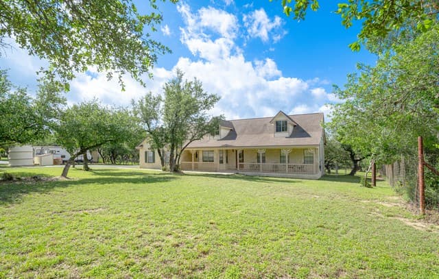 Home for sale at 6211 Yorkshire Dr in Spring Branch, TX — photo 4