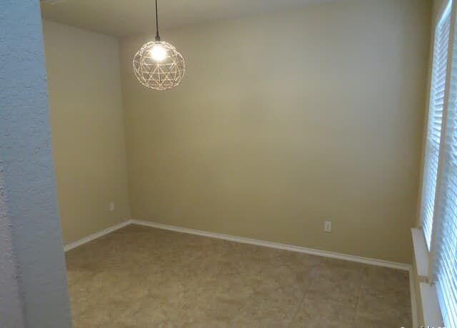 3-bedroom rental at 11622 Blossom Blf in Schertz, TX — photo 3
