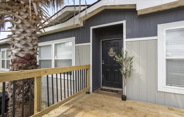 Home for sale at 510 Cedar in Jourdanton, TX — photo 1