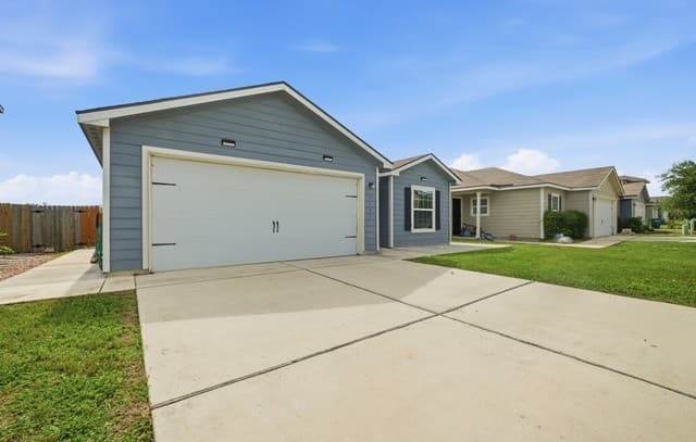 Home for sale at 3323 Begonia Bnd in San Antonio, TX — photo 3