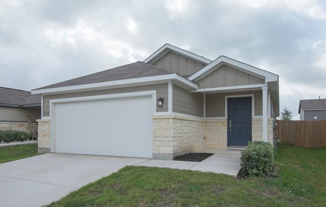 Home for sale at 5402 Frederick Blf in Von Ormy, TX — photo 2