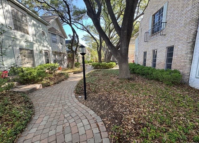 2-bedroom rental at 2811 Woodbury Dr Unit 201 in San Antonio, TX — photo 3