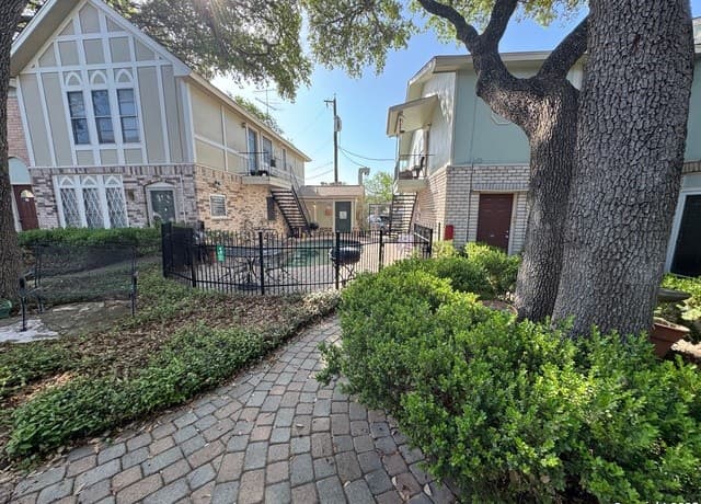 2-bedroom rental at 2811 Woodbury Dr Unit 201 in San Antonio, TX — photo 5