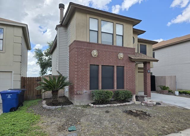 Home for sale at 27 Messenger Crk in Leon Valley, TX — photo 2
