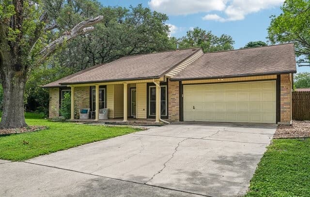 Home for sale at 16319 Falcon Hill St in San Antonio, TX — photo 2