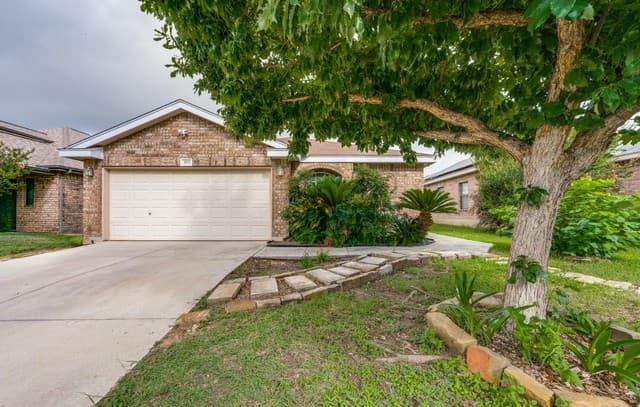 3-bedroom rental at 3851 Bacall Way in Converse TX