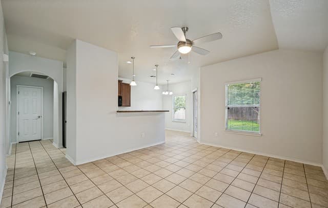 3-bedroom rental at 3851 Bacall Way in Converse, TX — photo 5