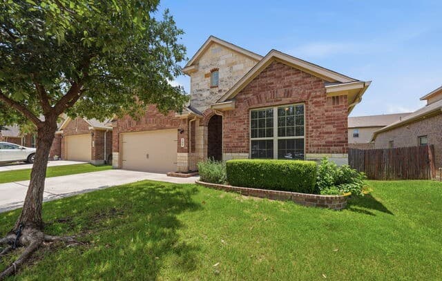 Home for sale at 309 Albarella in Cibolo, TX — photo 2