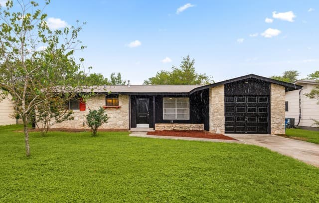 Home for sale at 5230 Swann Ln in San Antonio, TX — photo 2