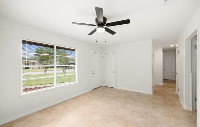 Home for sale at 5230 Swann Ln in San Antonio, TX — photo 5