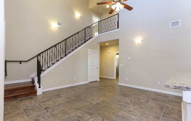 3-bedroom rental at 211 Circle Ct in Pleasanton, TX — photo 5