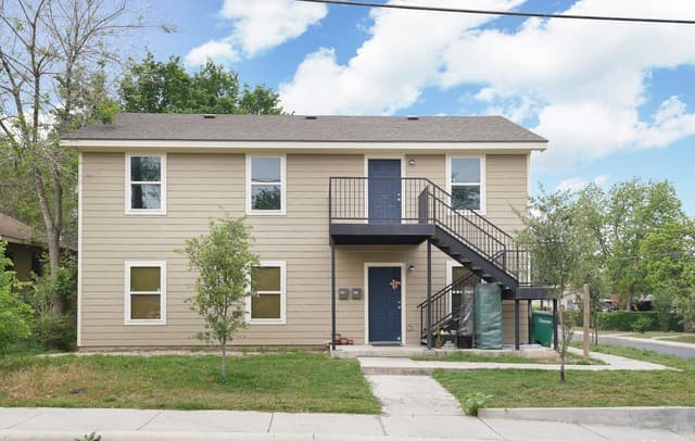 4-bedroom rental at 302 Cooper St Unit 201 in San Antonio TX