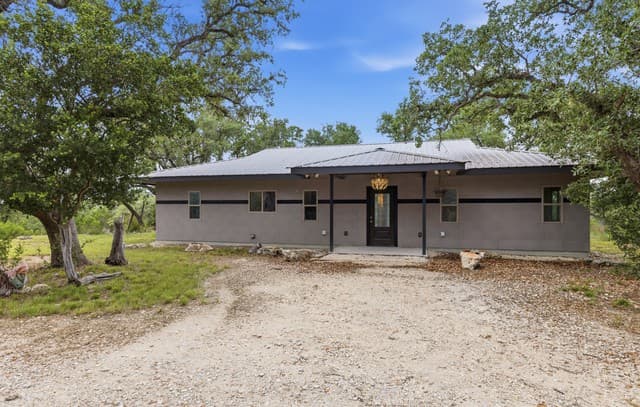 Home for sale at 1263 Agaritaville in Spring Branch, TX — photo 2