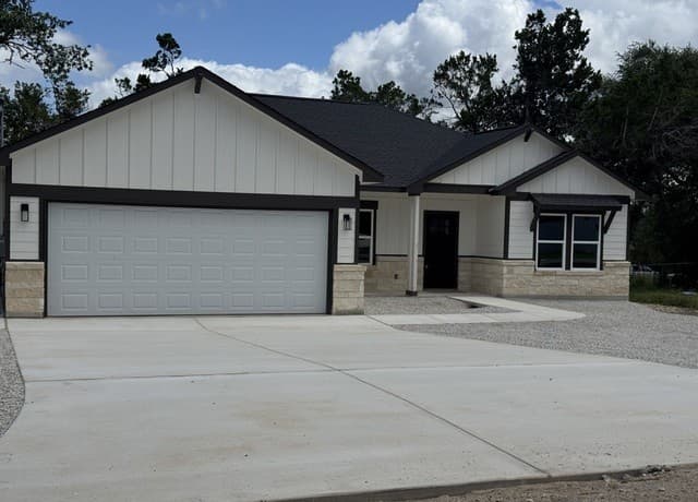 Home for sale at 1031 Sunset Park in Spring Branch, TX — photo 2