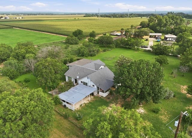 Home for sale at 14011 Wisdom Rd in Atascosa, TX — photo 1