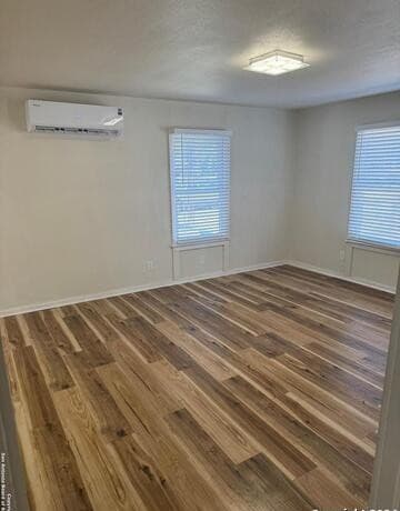 2-bedroom rental at 922 McIlvaine Unit 2 in San Antonio, TX — photo 2