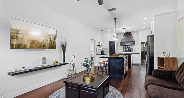 Home for sale at 736 Nevada in San Antonio, TX — photo 4
