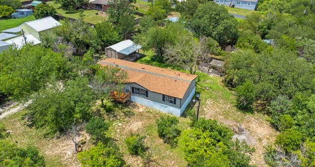 Home for sale at 176 County Road 5633 in Castroville, TX — photo 2