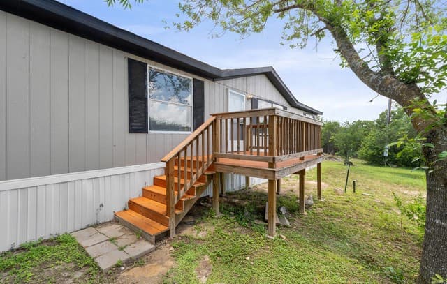Home for sale at 176 County Road 5633 in Castroville, TX — photo 3