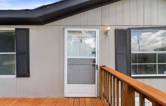 Home for sale at 176 County Road 5633 in Castroville, TX — photo 4