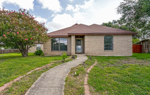 Home for sale at 6703 Linn Lake Dr in San Antonio, TX — photo 2