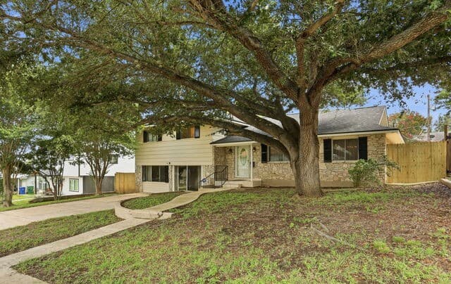 Home for sale at 3906 Killarney Dr in San Antonio, TX — photo 3