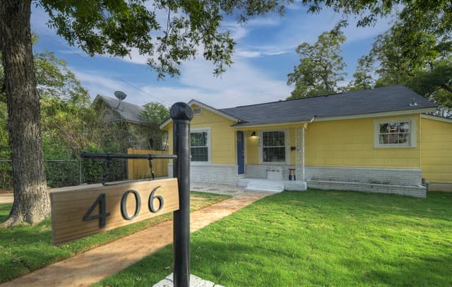 Home for sale at 406 Mckinley Ave in San Antonio, TX — photo 3