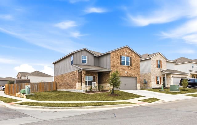 5-bedroom rental at 9142 Canvas in Converse TX