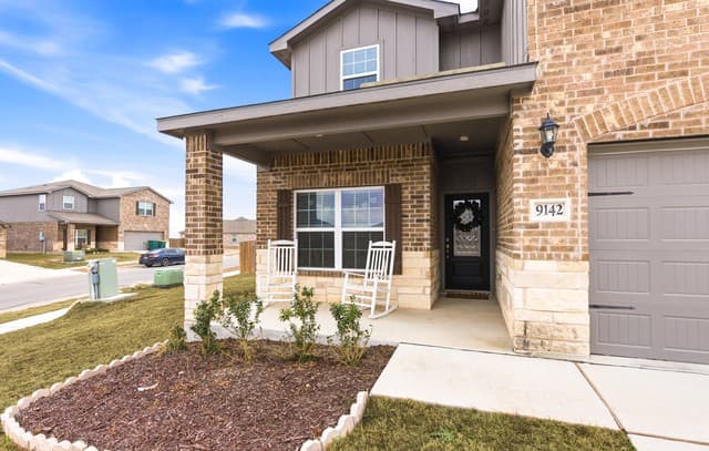 5-bedroom rental at 9142 Canvas in Converse, TX — photo 3
