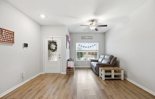 5-bedroom rental at 9142 Canvas in Converse, TX — photo 4