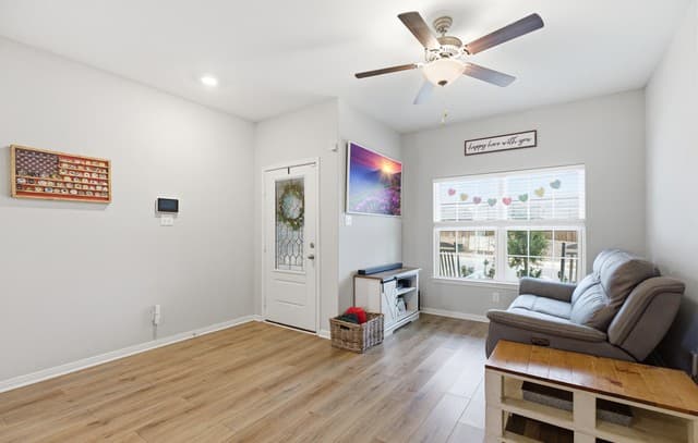 5-bedroom rental at 9142 Canvas in Converse, TX — photo 5