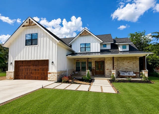 Home for sale at 1805 San Jacinto in Castroville, TX — photo 2