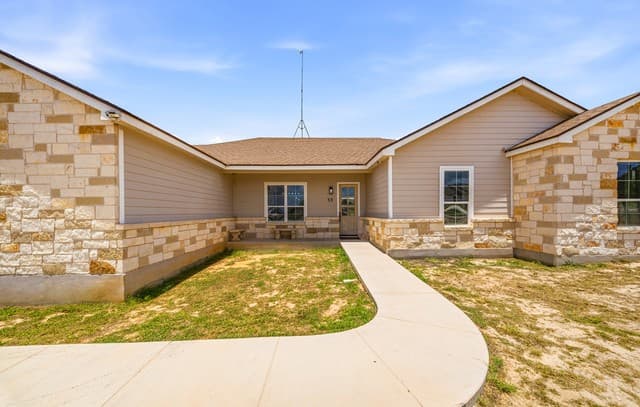 Home for sale at 55 Log Cabin Way in Poteet, TX — photo 4