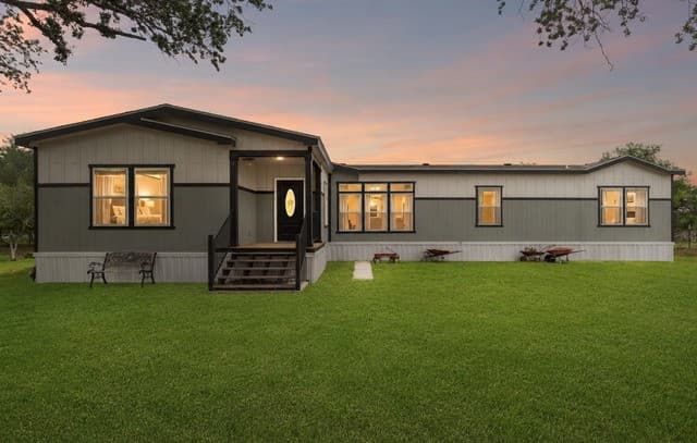 Home for sale at 1169 Old Adams Ln in Pleasanton, TX — photo 1