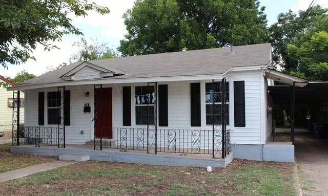 Home for sale at 614 Harriman Pl in San Antonio, TX — photo 1