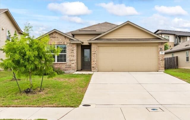 Home for sale at 600 Red River in Cibolo, TX — photo 2
