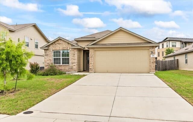 Home for sale at 600 Red River in Cibolo, TX — photo 5