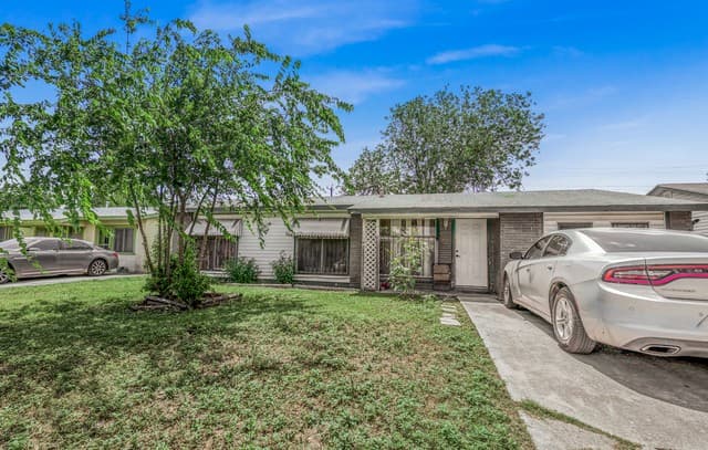 Home for sale at 319 Imperial Blvd in San Antonio, TX — photo 1