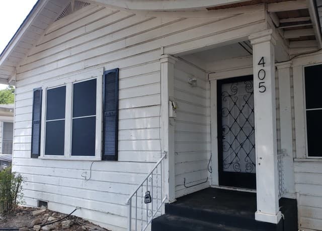 1-bedroom rental at 405 N Park Blvd in San Antonio, TX — photo 2