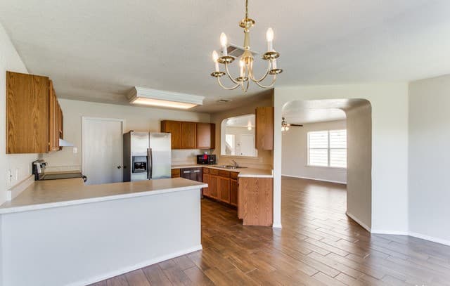 3-bedroom rental at 6051 Kensinger Pass in Converse, TX — photo 5