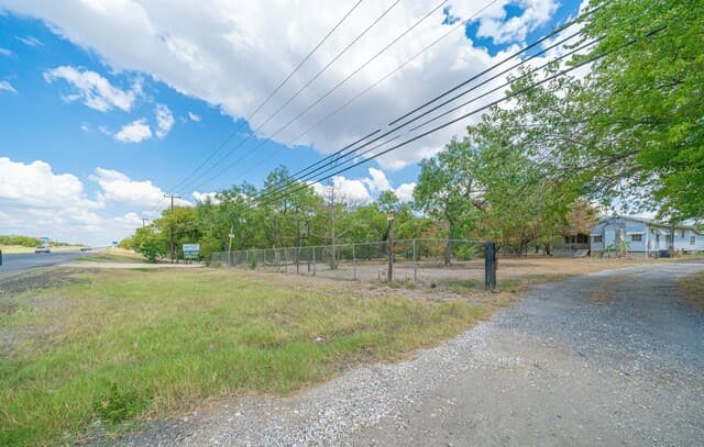 Home for sale at 12498 S Us Highway 181 in San Antonio, TX — photo 2