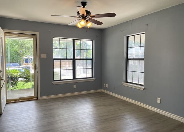 Home for sale at 145 Leroux St in San Antonio, TX — photo 2
