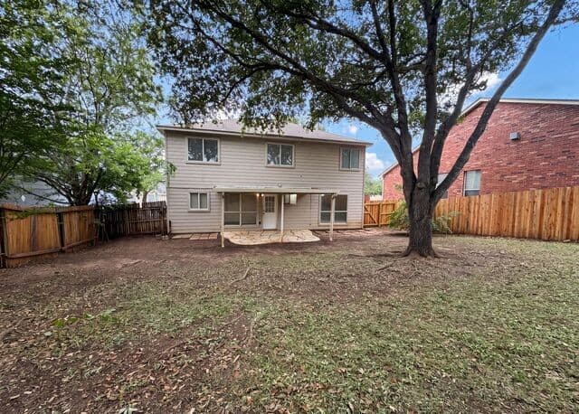 Home for sale at 8423 Berry Knoll Dr in Universal City, TX — photo 5